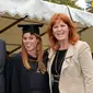 Pangeran Andrew dan Sarah Ferguson di momen wisuda putri mereka, Putri Beatrice di London, Inggris, 9 September 2011. (IAN NICHOLSON / POOL / AFP)