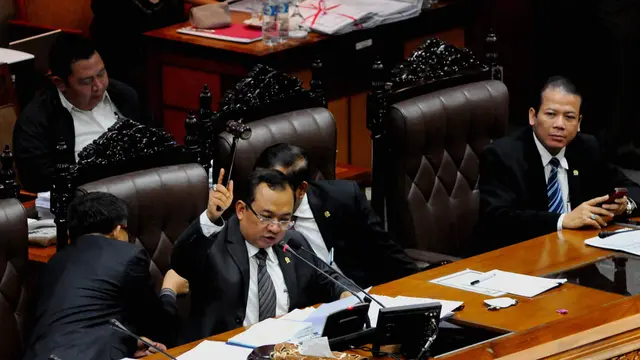 Hingga Dini Hari, Akhirnya DPR Tetapkan Pilkada Lewat DPRD