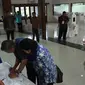 SBY dan Keluarga mendatangi TPS. (Liputan6.com/Ady Anugrahadi)