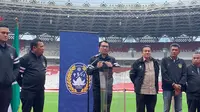 Ketua Komite Pemilihan Amir Burhanuddinmengumumkan daftar calon sementara yang lolos tahapan verifikasi di SUGBK, Selasa (31/1/2023). (Liputan6.com/Melinda Indrasari)