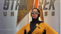 Blair Imani menggunakan kostum tokoh Star Fleet dari Star Trek dengan memakai hijab. (dok.Twitter @BlairImani/https://twitter.com/BlairImani/status/1153092754202718208/Henry