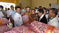 Menteri Pertanian (Mentan) Syahrul Yasin Limpo mengunjungi Food Stasion Tjipinang Raya, Jakarta Timur, Rabu, 18 Maret 2020.