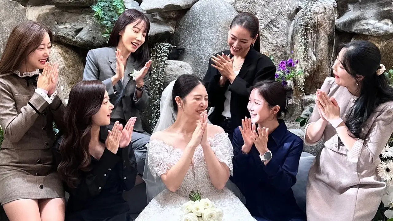 Rainbow dalam pernikahan Jung Yoon Hye dan Ahn Jae Min. (Instagram/ via Soompi)