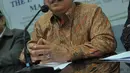 Ketua Umum MUI, Ma'ruf Amin (tengah) saat memberi keterangan pers terkait fatwa tentang organisasi Gafatar di Kantor MUI, Jakarta, (3/2). MUI secara resmi mengeluarkan fatwa tentang Gafatar  sebagai aliran sesat menyesatkan. (Liputan6.com/Faisal R Syam)