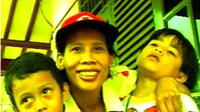 5 Potret Kenangan Omas Bareng Anak-anaknya, Single Parent Panutan
