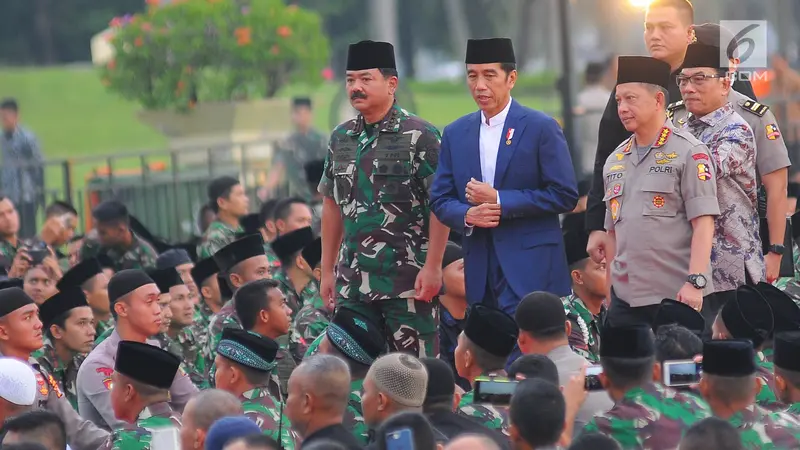 Presiden Jokowi Buka Puasa Bersama dengan TNI-Polri