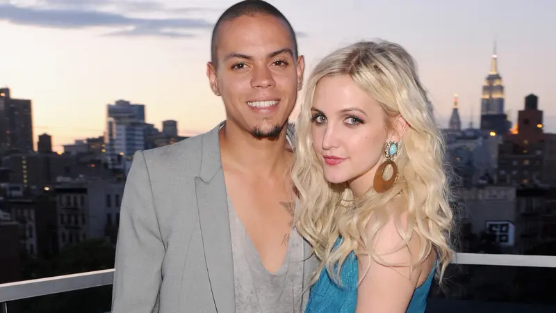 Cerita Ashlee Simpson tentang Hamil Keduanya