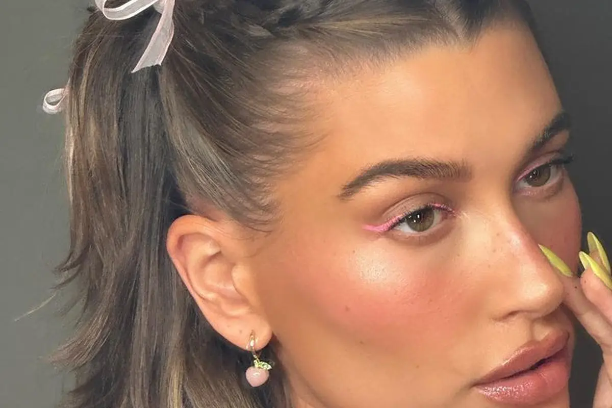 Hailey Bieber