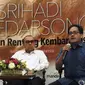 Rikrik Kusmara, Tubagus Sukmana, dan Marthen Slamet dalam diskusi pembukaan pameran tunggal karya maestro Srihadi Soedarsono. 