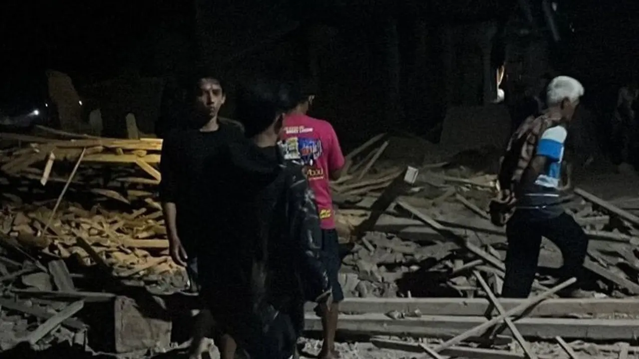 Potret Ledakan di Blitar Kiriman Warganet, Bikin Puluhan Rumah Hancur