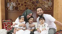 Teuku Wisnu - Shireen Sungkar Ajarkan Puasa pada Anak Pertama