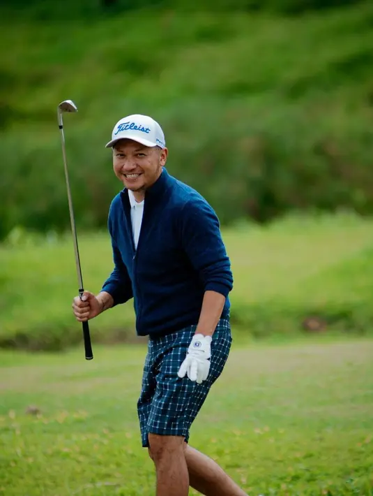 Sekarang ini Gading tengah menikmati kesendiriannya. Banyak hal yang ia lakukan dalam kariernya dan juga pastinya membahagiakan sang buah hati, Gempita Nora Marten. Lewat tayangan Youtube Channel Boy William, Gading menceritakannya. (Instagram/gadiiing)