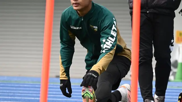 7 Potret Latihan Perdana Pratama Arhan di Tokyo Verdy, Jadi Sorotan