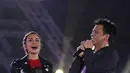 Kolaborasi dua band besar Tanah Air juga ditunjukkan dalam panggung Gempita 2017. Noah dan Geisha berbagi panggung dengan membawakan lagu-lagu hitsnya. (Nurwahyunan/Bintang.com)