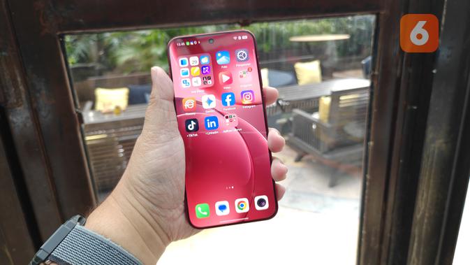 <p>Tampak depan Oppo Find X9. (Liputan6.com/ Yuslianson)</p>