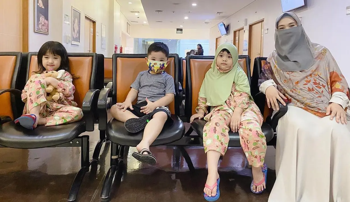 Oki Setiana Dewi (Instagram/okisetianadewi)