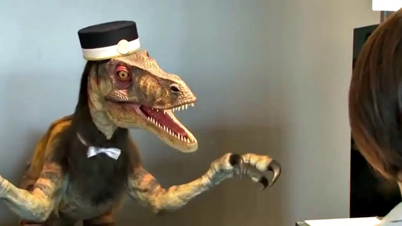 Robot Velociraptor Ini Jadi Pelayan Hotel