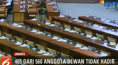 Berdasarkan absensi, dari total 560 anggota dewan hanya 105 yang hadir.