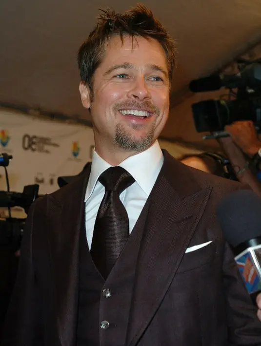 Melansir Ace Showbiz, seorang sumber mengatakan bahwa saat ini memang hubungan Pitt dan anak-anaknya sudah terbilang baik. Namun bukan berarti ia dapat dengan leluasa bertemu dan menghabiskan waktu bersama. (AFP/Bintang.com)