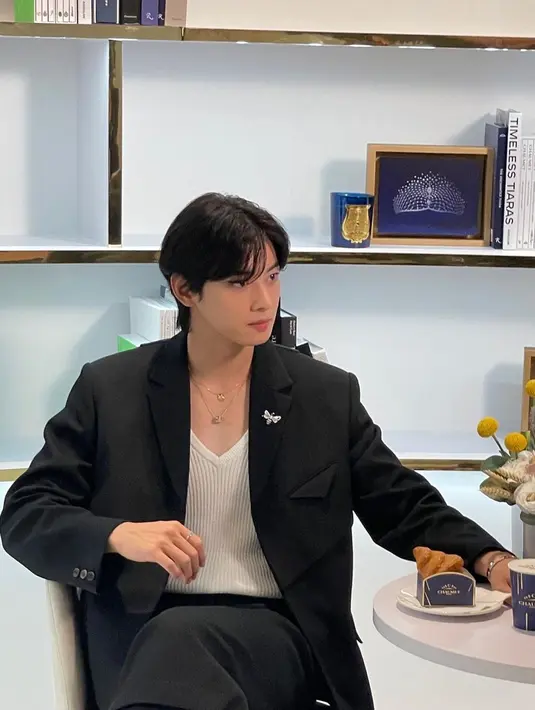 Sebelumnya, melalui promotor acara Golden Disc Awards 2024, Cha Eun Woo pun diumumkan sebagai MC. Tentu saja, kehadiran Eun Woo di Jakarta International Stadium (JIS) ini banyak ditunggu oleh netizen. (Liputan6.com/IG/@eunwo.o_c)
