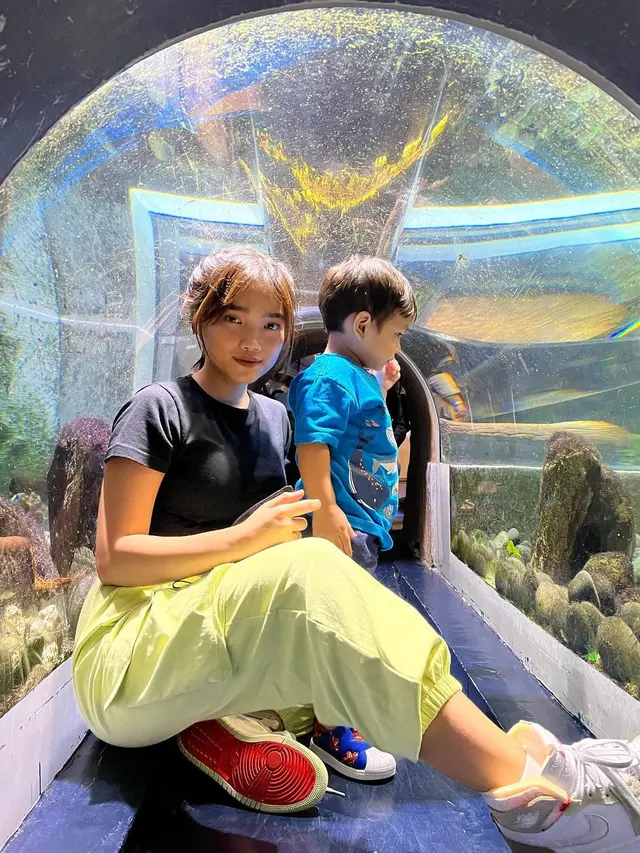 Seru Lihat Ikan, Ini 6 Momen Fuji Bersama Gala Sky Jalan-Jalan