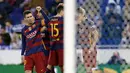 Lionel Messi merayakan gol bersama rekannya saat melawan RCD Espanyol pada laga Copa Del REy leg kedua babak 16 besar di Stadion Power8,  Cornella-El Prat, Barcelona, Spanyol,Kamis (14/1/2016) dini hari WIB.  (EPA/Alejandro Garcia)