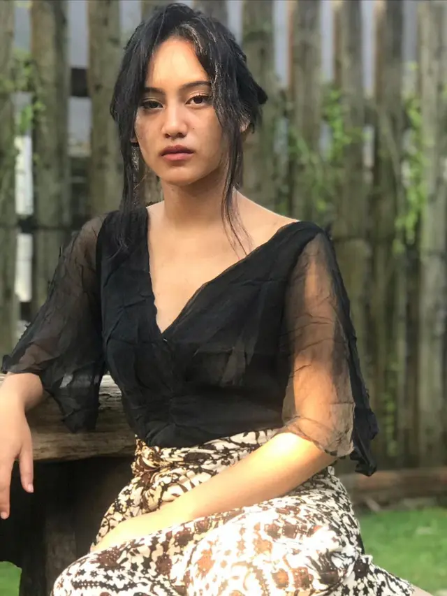 Jarang Tersorot, Ini 6 Potret Shira Allegra Putri Sulung Kikan Eks Cokelat