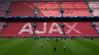 Para pemain Tottenham Hotspur mengambil bagian dalam sesi latihan di Amsterdam, Belanda  (7/5/2019). Tottenham akan bertanding melawan Ajax Amsterdam pada leg kedua babak semifinal Liga Champions di Johan Cruijff Arena. (AFP Photo/Emmanuel Dunand)