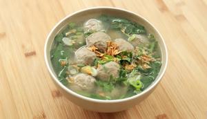 Chef Devina Hermawan lewat akun Youtub pribadinya membagikan resep bakso sapi. (Foto: Tangkapan Layar Youtube Devina Hermawan)
