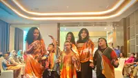 Sambut Hari Kemerdekaan, Carys Cares gelar fashion show dengan baju lukisan karya anak-anak down syndrome. (Dok/fimela.com/Hilda Irach).