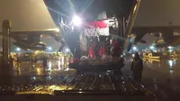 Pesawat Hercules pengangkut alkes Covid 19 tiba di Batam. (Istimewa)