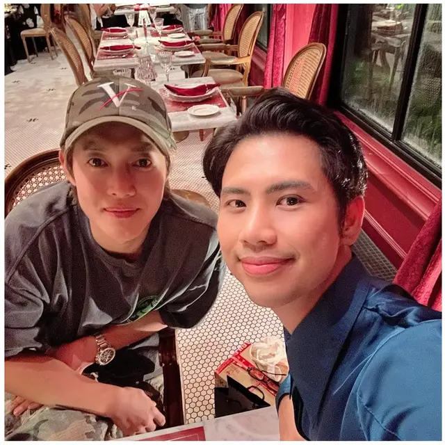 6 Potret Ricky Cuaca Bertemu Kim Hyun Joong di Jakarta, Akrab Bak Sahabat Lama