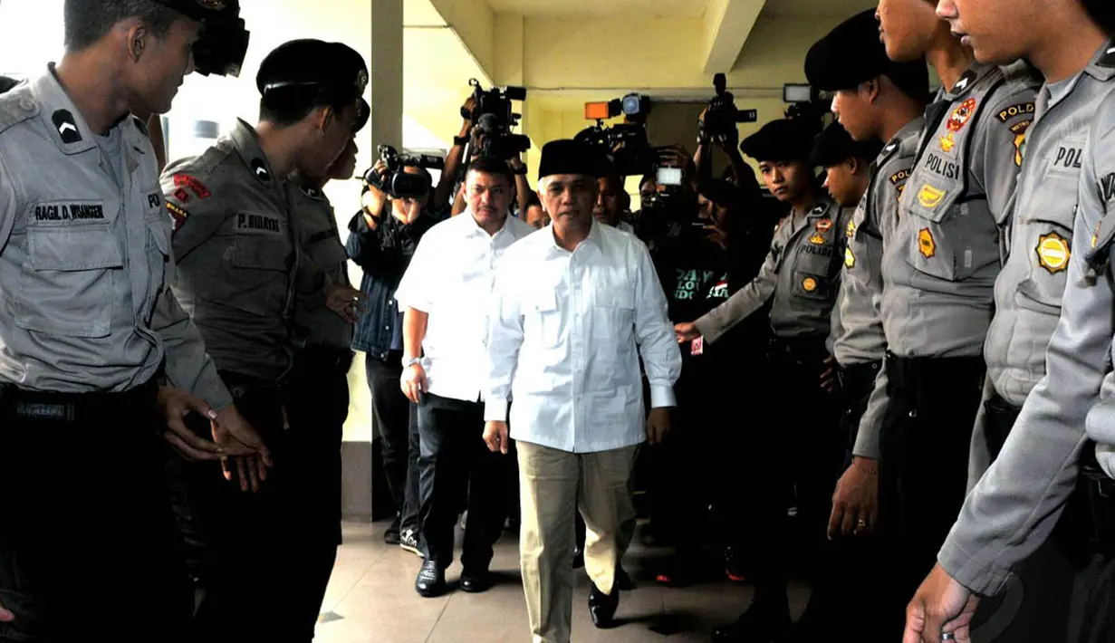 Calon Wakil Presiden Hatta Rajasa penuhi panggilan Badan Pengawas Pemilu (Bawaslu), Jakarta, Kamis (5/6/14). (Liputan6.com/Johan Tallo)