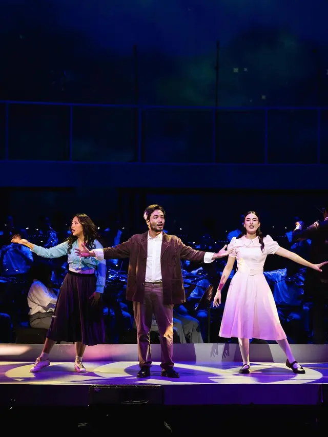 7 Potret Mawar Eva Jajal Teater Musikal, Disebut Bak Pemain Broadway