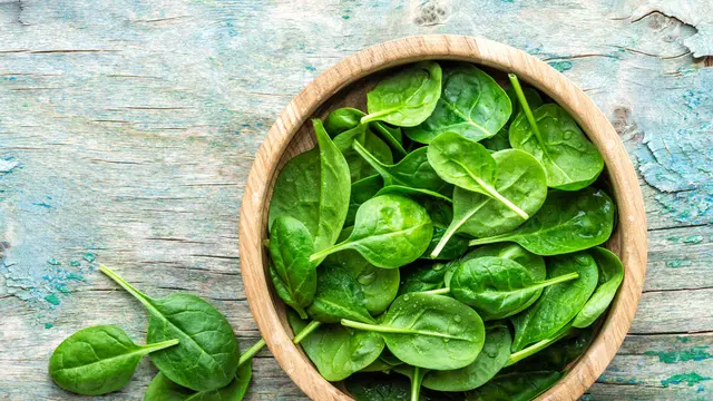 4 Jenis Dedaunan Untuk Memutihkan Wajah