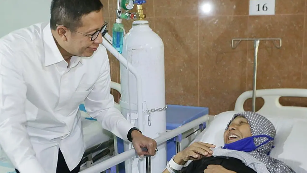Menteri Agama (Menag) Lukman Hakim Saifuddin mengunjungi jemaah haji di KKHI, Makkah. MCH