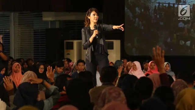 Keseruan Ira Koesno Berbagi Inspirasi dalam EGTC 2017 di UGM