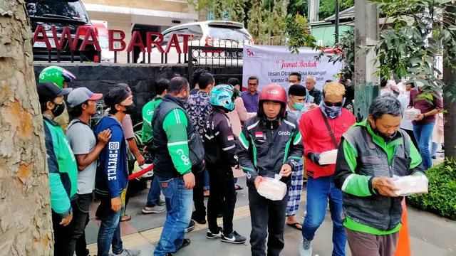 Berbagi Nasi Kotak