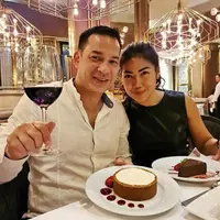 Bahkan, meski telihat kuat dan tabah, Ari mengaku bahwa fase-fase berat pernah dirasakan sebelumnya. Ari menambahkan, harus tetap kuat demi anak-anak dan juga agar proses cerai berjalan dengan baik.[Instagram/ariwibowo_official]