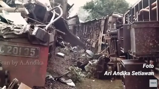 Tabrakan KA Senja dan KA Maja, di Banyumas, Jawa Tengah, 1981. (Foto: Tangkapan Layar YouTube Cerita Kereta/Dok Foto A Andika)
