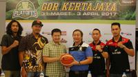 CLS Kninghts Surabaya bakal bersua dengan Bank BJB Garuda Bandung pada babak playoff IBL 2017 yang berlangsung di GOR Kertajaya, Surabaya. (Bola.com/Fahrizal Arnas)