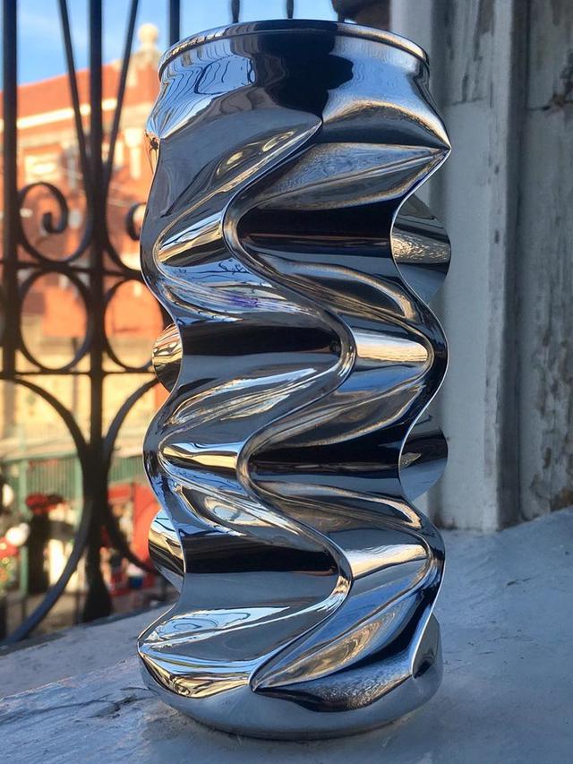 Seniman Ini Buat Karya Seni Kaleng Pakai Tangan Kosong, 6 Hasilnya Keren Banget