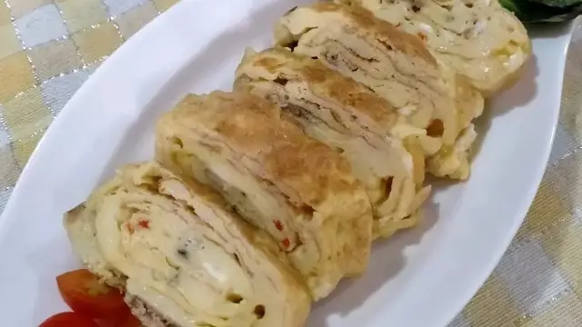 Resep telur gulung Jepang alias tamago roll. (dok. Cookpad @DeeDee_Rasuan)