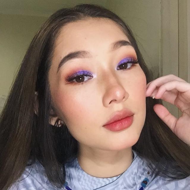 Potret Devina Aureel Dengan Makeup Tebal. (Sumber: Instagram/devinaureel)