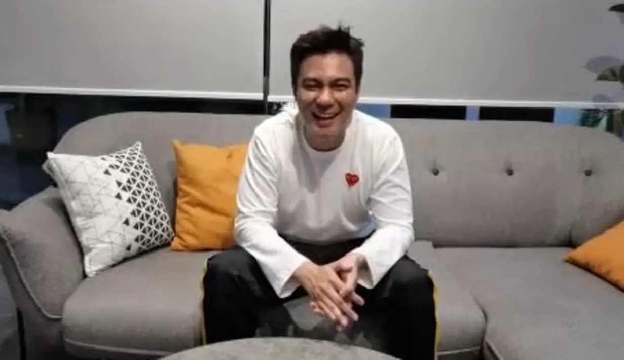 "Mulainya susah banget, saya ke PH-PH, ditolak sana-sini, lama tuh, lama banget, mulai pinjem (uang) temen untuk cukur rambut, foto baru, saya nggak pernah minta ama orang tua lagi. Dan akhirnya dapat lah di salah satu ph abis itu langsung dilihat sama Sinemart," kata Baim Wong. (Instagram/baimwong)