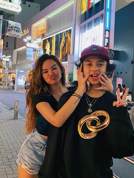 Foto kebersamaan liburan tersebut, diunggah pada instagram pribadi milik keduanya, Bastian dan Shafa  (Liputan6.com/IG/shafaharris)