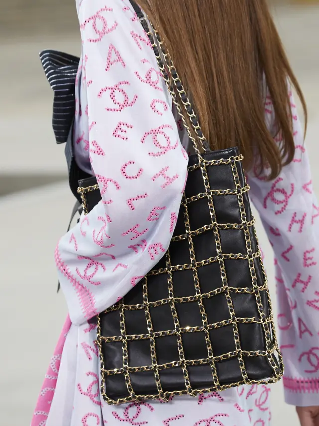 Koleksi Transisi Chanel 2019 Menjadi Debut dari Virginie Viard