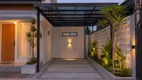 8 Model Carport Samping Rumah Type 45 dengan Roster dan Taman Kecil, Bikin Fasad Terlihat Lebih Mahal