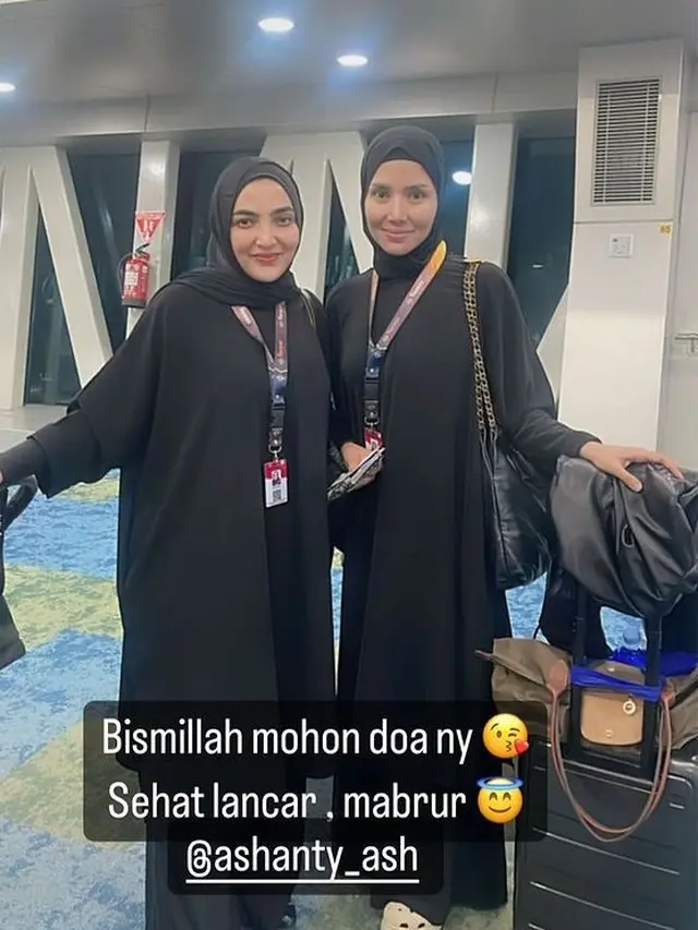 Potret Keluarga The Hermansyah Umroh Bareng, Lebaran Pertama di Tanah Suci