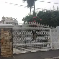Rumah mewah yang menjadi rebutan Nia Daniati dan Farhat Abbas. (Ruswanto/Bintang.com)